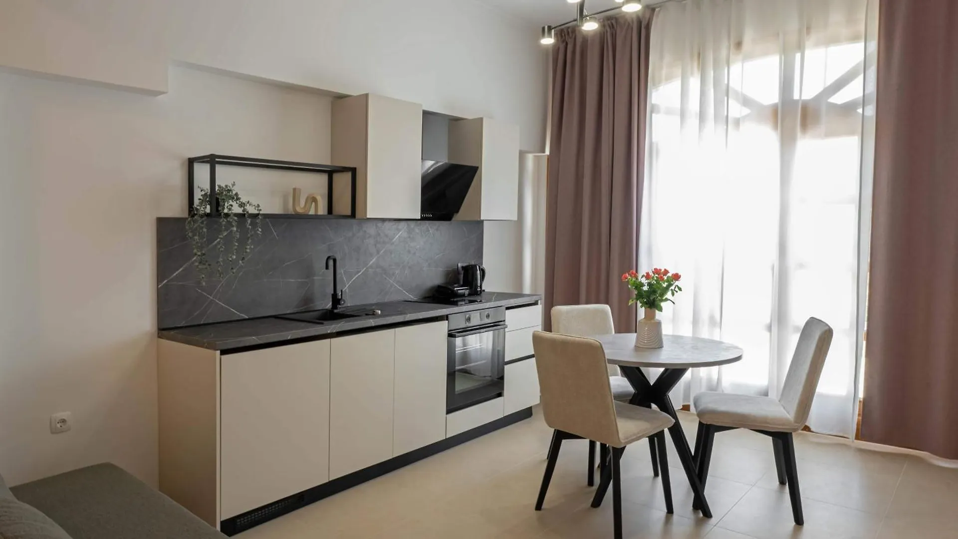 Villa Klaric Apartments ロヴラン