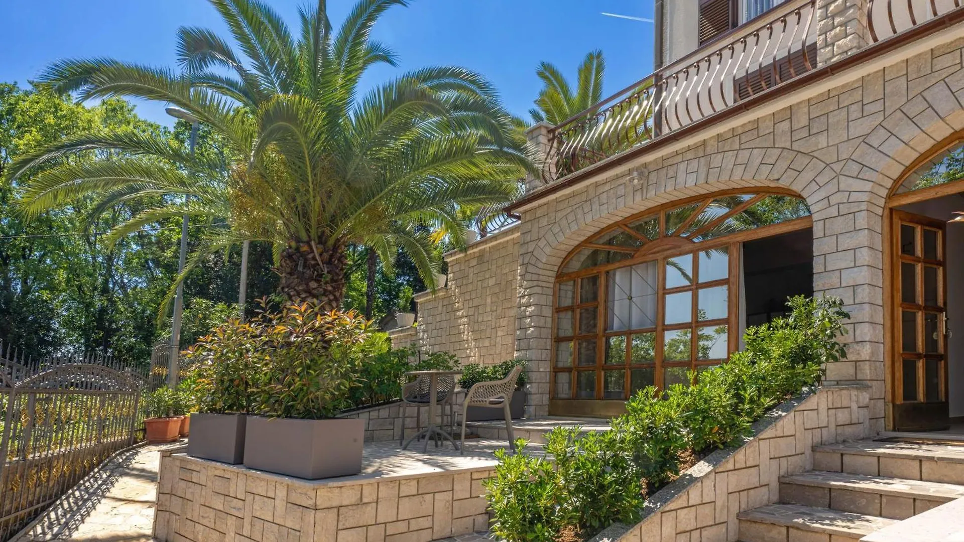 Villa Klaric Apartments ロヴラン